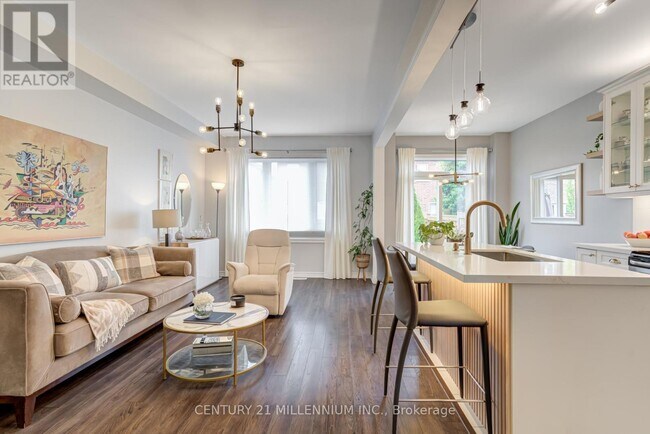 Building Photo - 100 Kempenfelt Trail