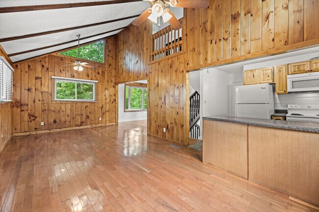 Building Photo - 829 W Gold Dust Dr