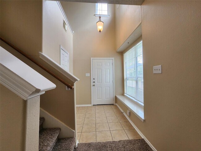 Building Photo - 8808 Elm Drake Ln