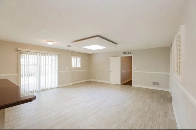 Foto del edificio - 5027 W Palmaire Dr