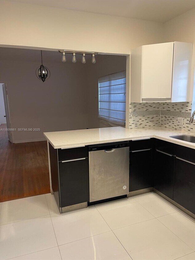 Foto del edificio - 330 W 46th St