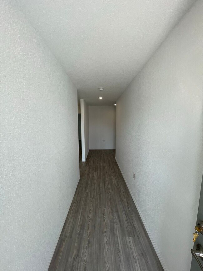 Foto del edificio - For Rent: Modern 3 Bed | 2 Bath | 2-Car Garage Home in Mission del Lago Community