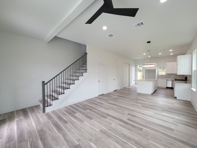 Building Photo - BEAUTIFUL BRAND NEW 3 BEDROOM 2.5 BATH DUP...