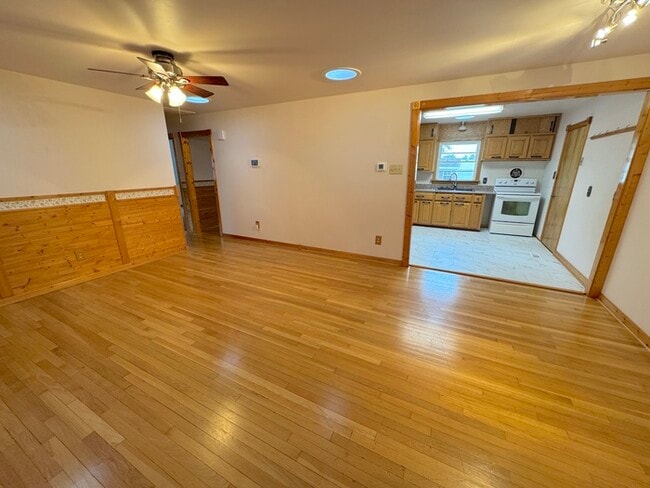 Foto del edificio - 5007 Hazelwood Rd