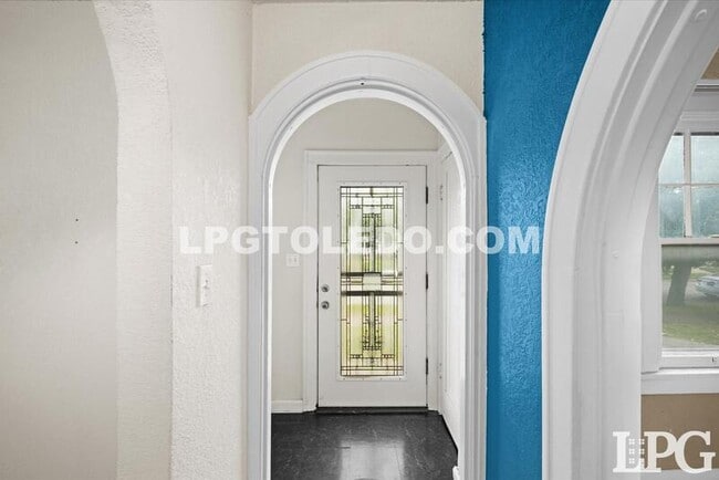 Building Photo - 1579 Colton St