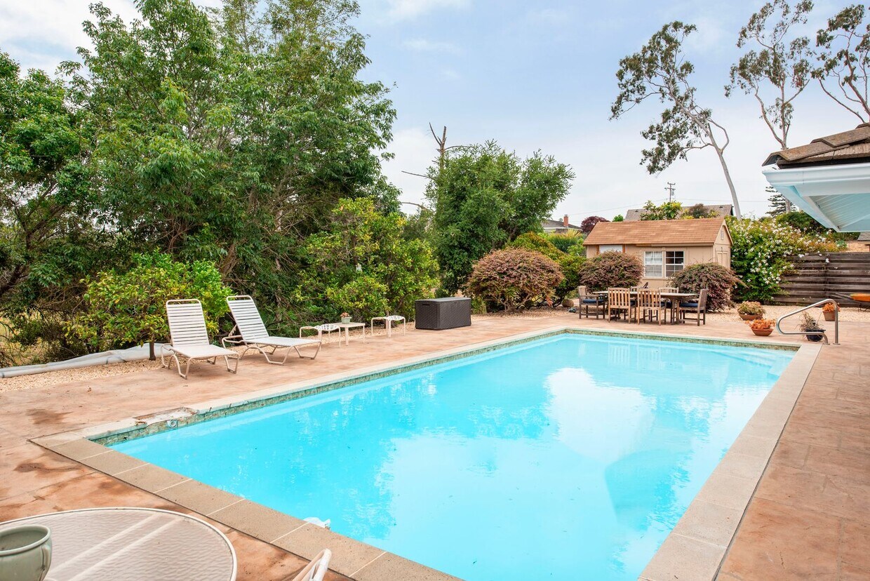 Primary Photo - Spacious Single-level Home with a Pool!