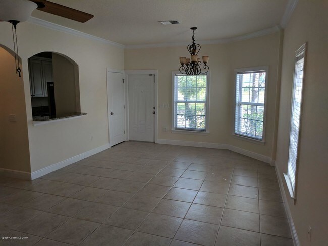 Building Photo - 1375 Isabella Dr