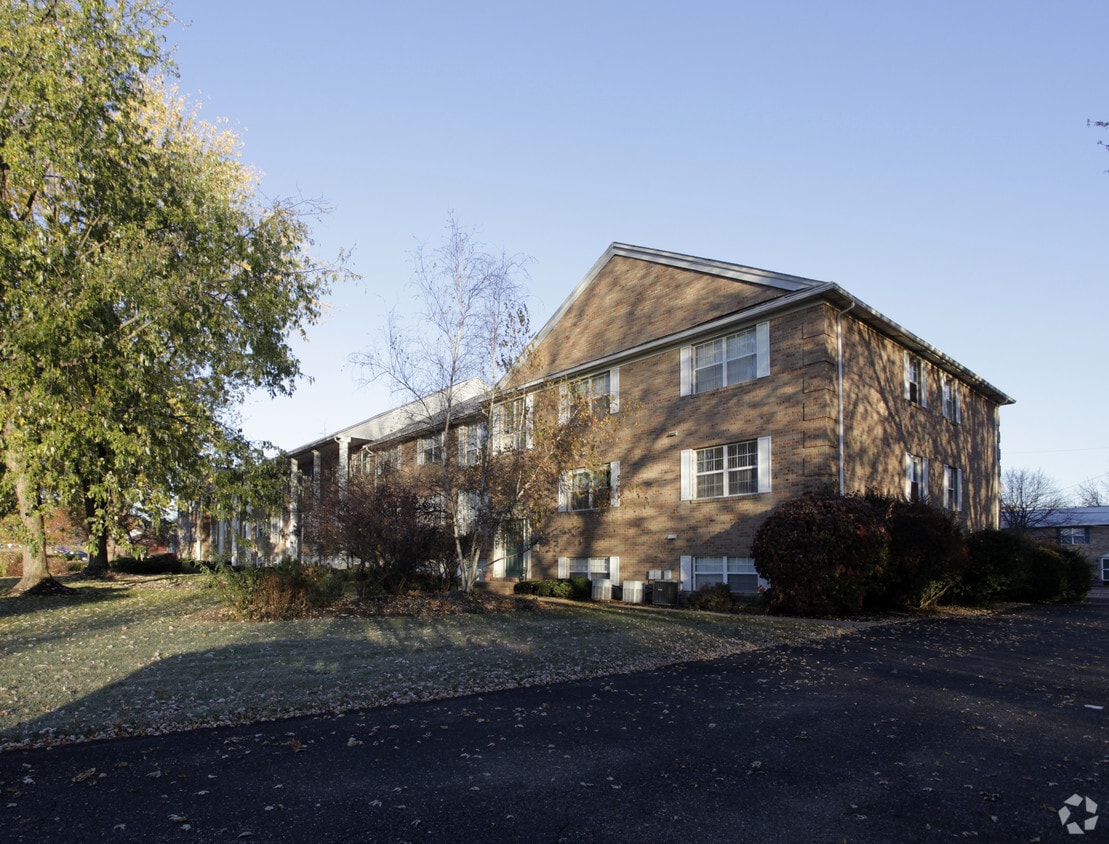 1101 W Maple St - Maple Park Apartments