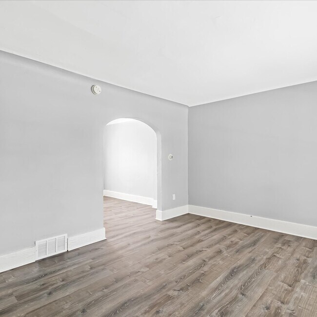 Building Photo - 173 W Rundell St