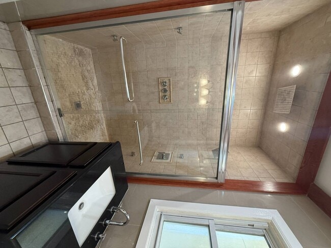 Building Photo - 1722 Hunt Ave