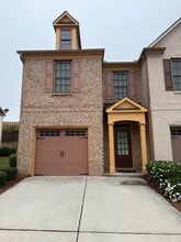 Building Photo - 2718 Beynon Ln NE