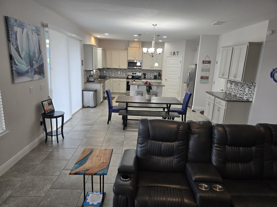 Building Photo - 16124 Azure Key St