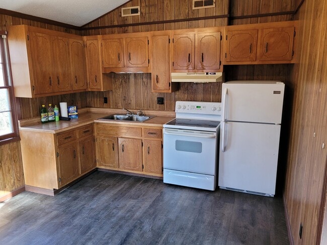 Building Photo - 662 Briarwood Rd