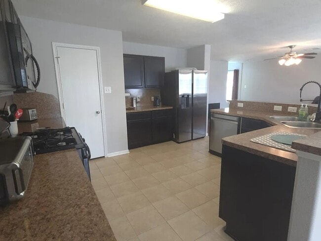 Building Photo - 9403 Sunflower Ridge Ln