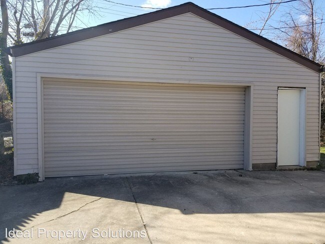 Building Photo - 115 Robinson Dr
