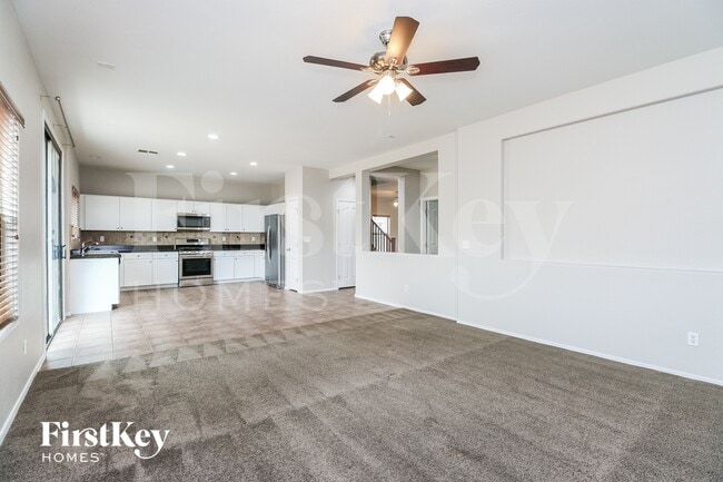 Building Photo - 888 E Desert Rose Trail