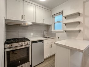 Building Photo - 400 15th Pl