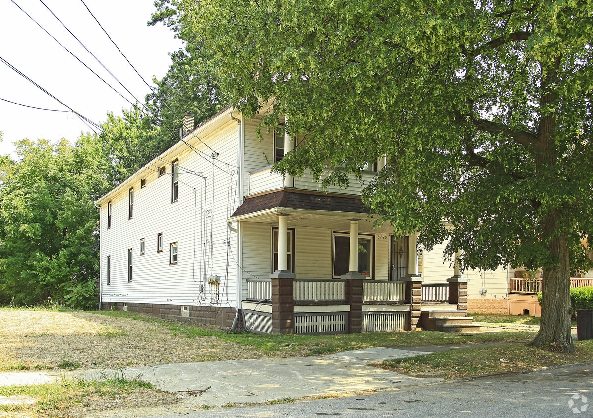 Building Photo - 6729 Fullerton Ave