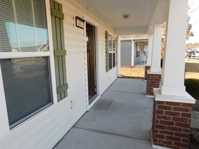 Building Photo - 403 Elsmore Drive - Craeberne Forest Subdi...