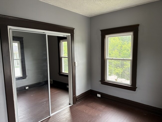 Building Photo - 3552 E 138th St