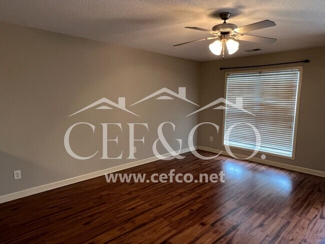 Building Photo - 529 Victoria Manor Dr