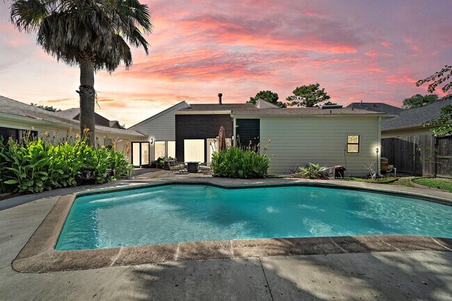 Building Photo - 11635 Highgrove Dr