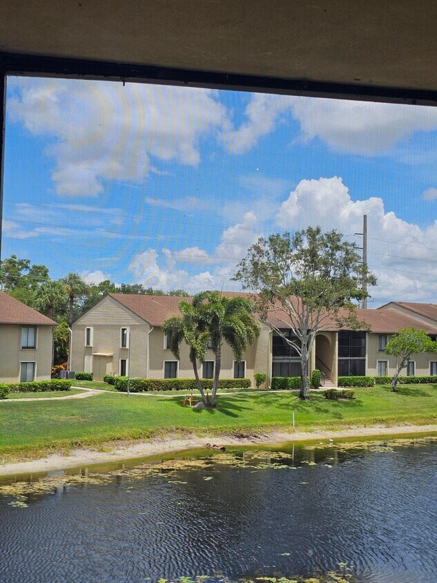 Foto principal - 728 Sunny Pine Way