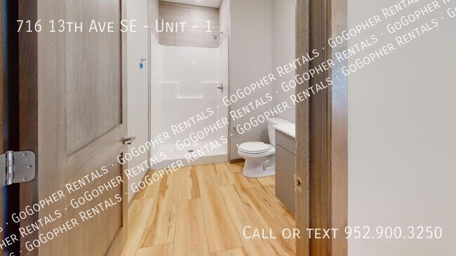 Foto del edificio - 716 13th Ave SE