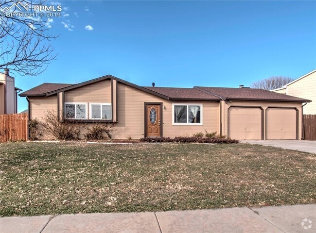 Building Photo - 954 Daffodil St