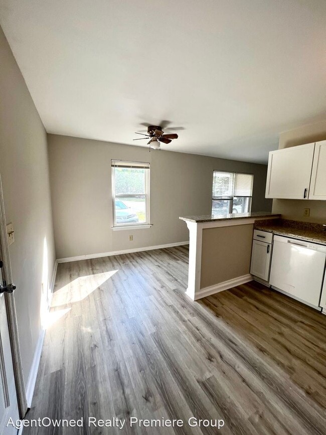 Building Photo - 2 br, 1 bath House - 807 A Sandpiper Drive