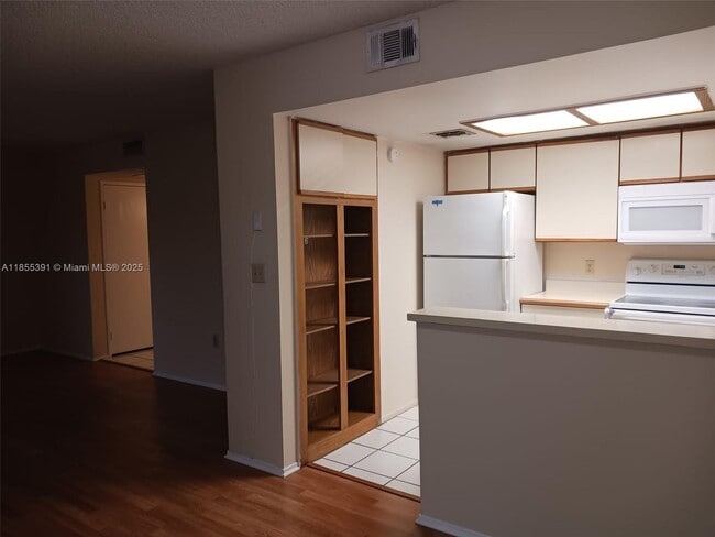 Building Photo - 3254 Coral Lake Ln