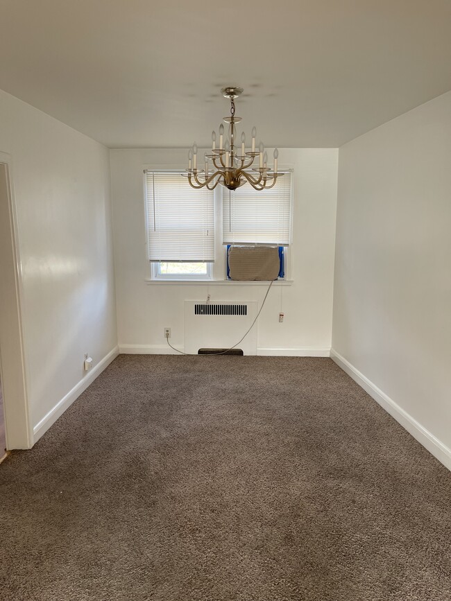 dining room - 405 Overbrook Rd