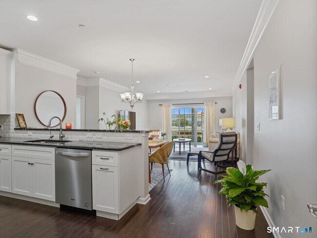 Foto del edificio - 302 Center Meadow Ln