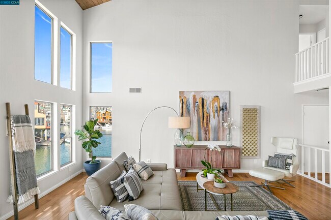 Building Photo - 1307 Sanderling Island