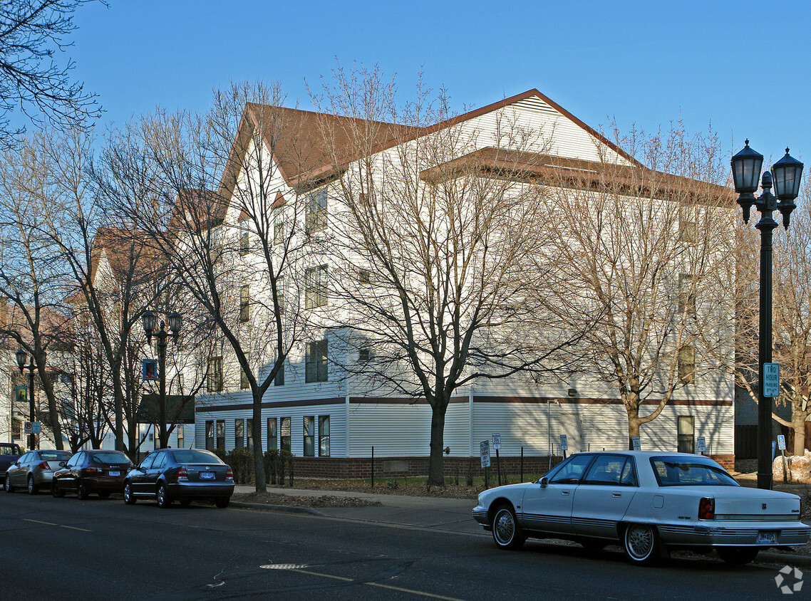 Building Photo - S.E. Hall - Whitney Young Plaza