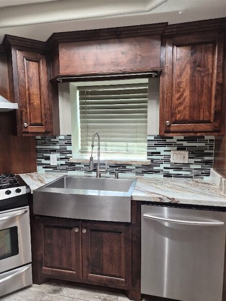 Building Photo - 209 Florence St