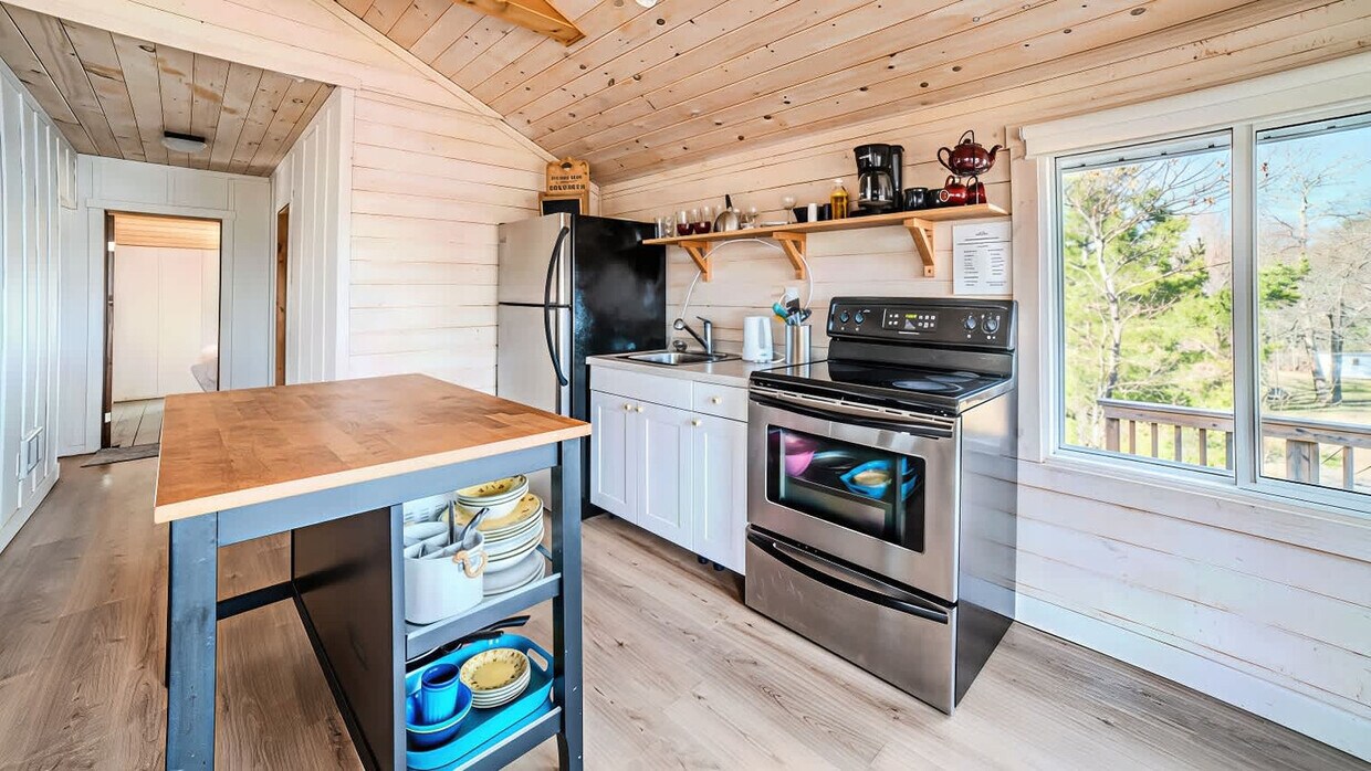 Photo principale - 100 Sand Bay Rd