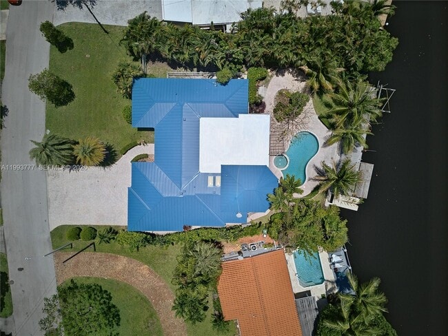 Building Photo - 2801 Coral Shores Dr