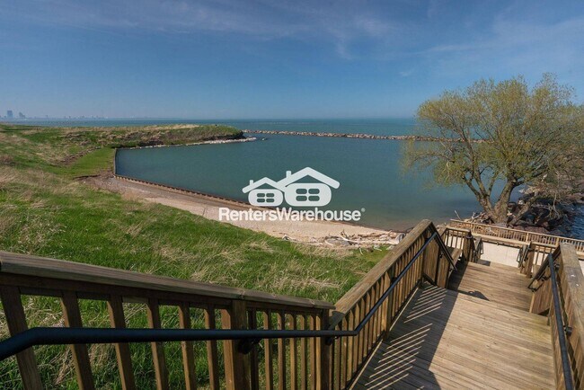 Foto del edificio - 3872 S Lake Dr
