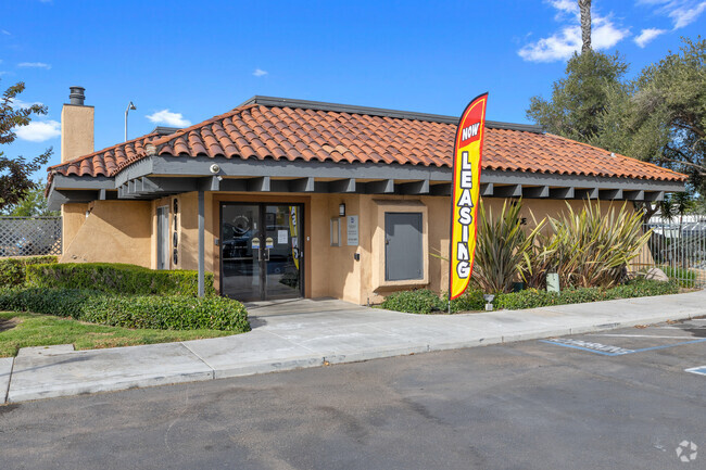 Clubhouse / Leasing Office - 55+ La Casa Balboa