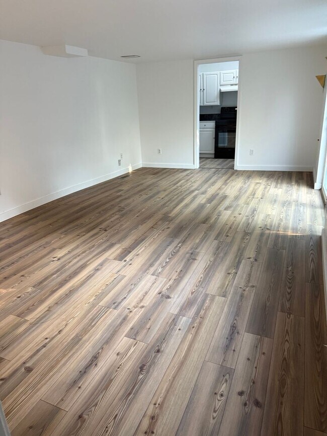 Foto del edificio - 1431 Central Ave