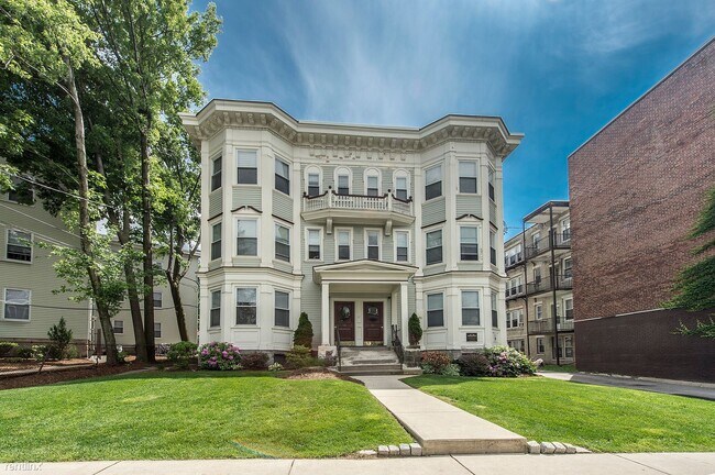 Foto del edificio - 1 br, 1 bath Triplex - 55 Ashford St # 101 1