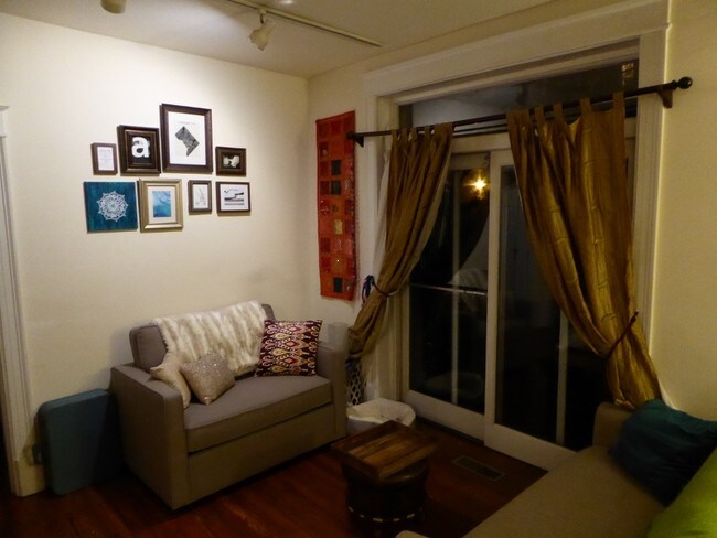 Foto del edificio - 1685 Crescent Pl NW