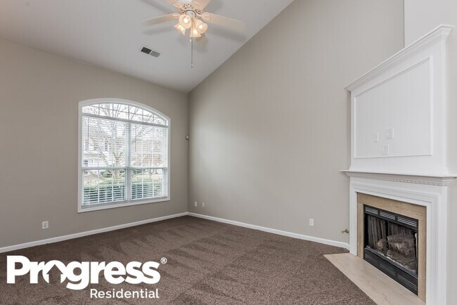 Building Photo - 710 Weatherstone Trce