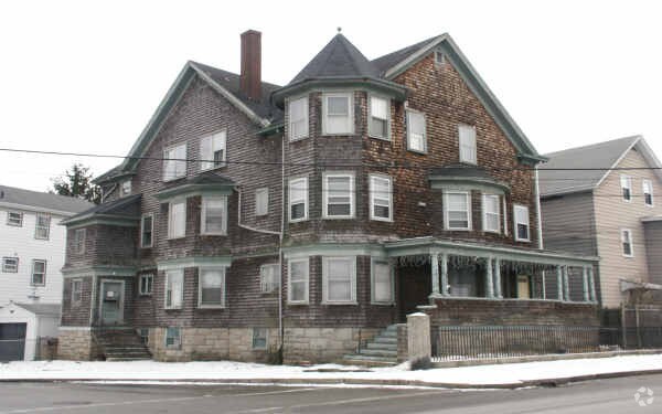 Primary Photo - 2152 S Main St