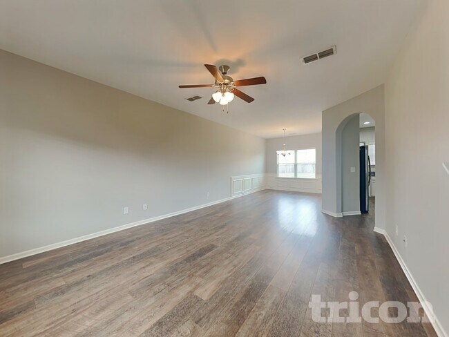 Foto del edificio - 1031 Solomon Ln
