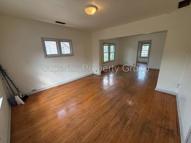 Foto del edificio - 2507 E Johnson St