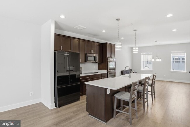 Building Photo - 610 Snapdragon Ct