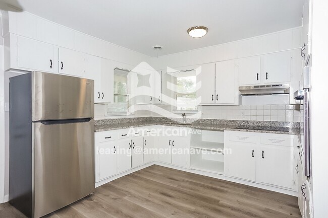 Foto del edificio - 2152 Bayvale Rd