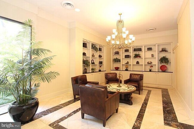 Foto del edificio - 5300 Holmes Run Pkwy